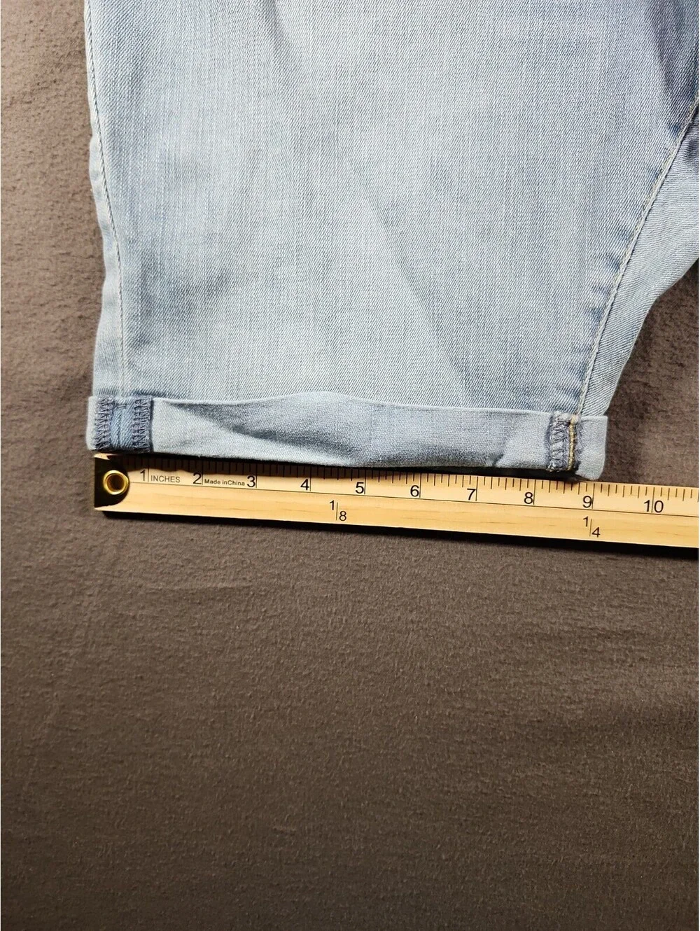 Levi Straus Signature Womens Bermuda Shorts Size 18 - 34W Light Wash Summer 0197